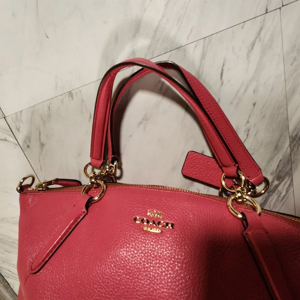 Like New Coach Pink Leather Shoulder  Bag Purse